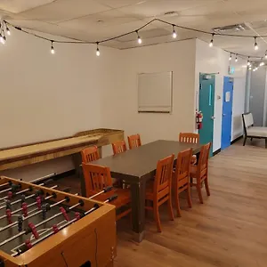  Hostel Wicked - Canada