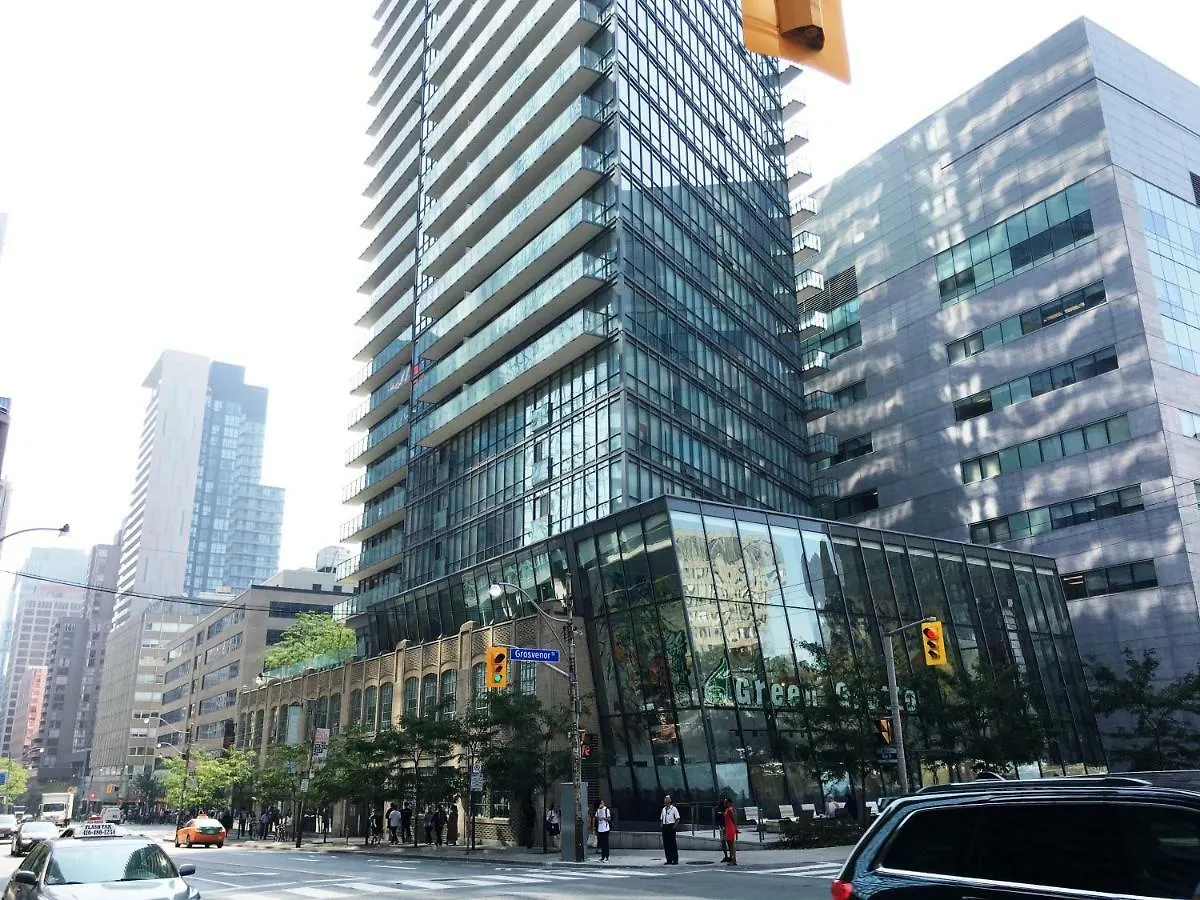 Altitude Suites Bay Street - Holiday Bonus - Free Parking Toronto Aparthotel